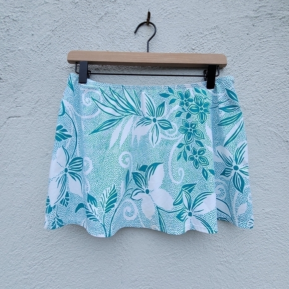 St. John Sport swim bottom cover skirt size S - Picture 2 of 5